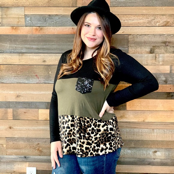 Profile Picture of Dessirae Poppenberg (@dessiraeeagle) on Poshmark