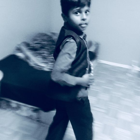 Profile Picture of Vathana Makeskumar (@vathanam) on Poshmark