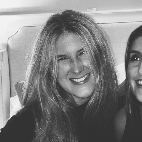 Profile Picture of Eleanor James (@eleanorjames1) on Poshmark