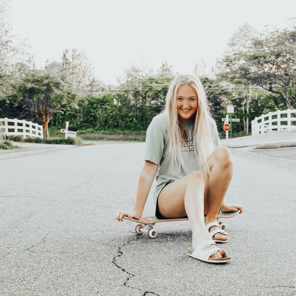 Profile Picture of Ash Burnaugh (@aburnaugh) on Poshmark