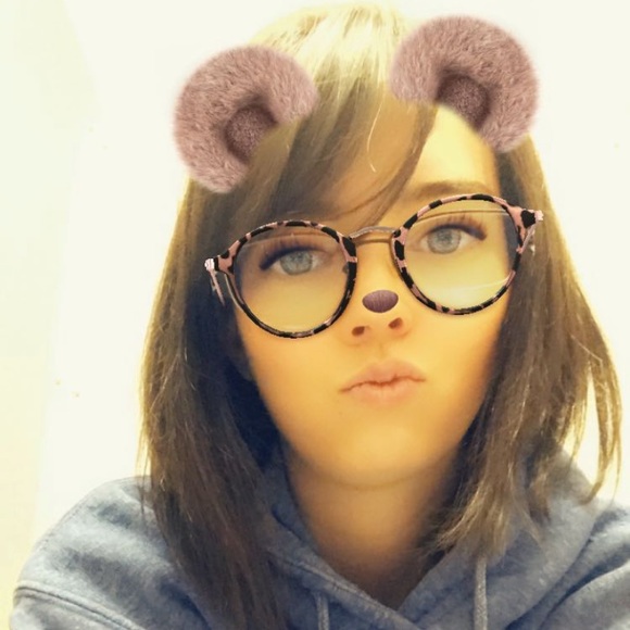 Profile Picture of Miranda Cramer (@miranda1896) on Poshmark