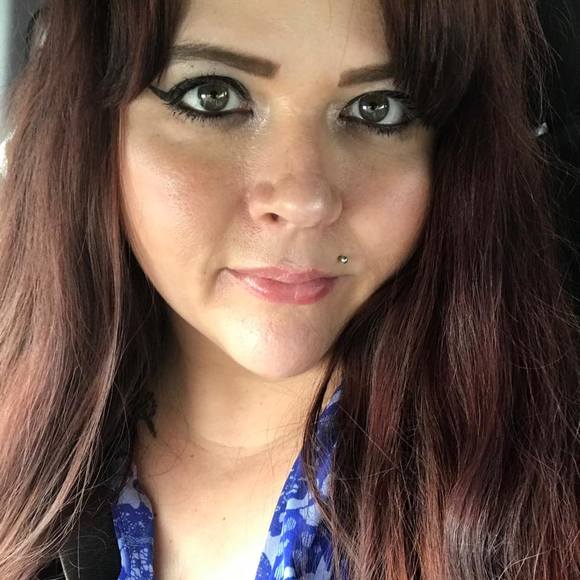 Profile Picture of Jennifer Underwood (@jmunderwood30) on Poshmark