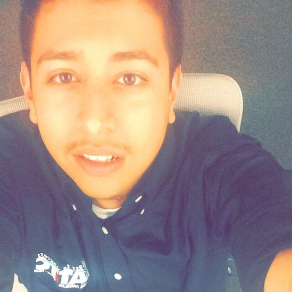 Profile Picture of Christian Galeno (@cgaleno12) on Poshmark