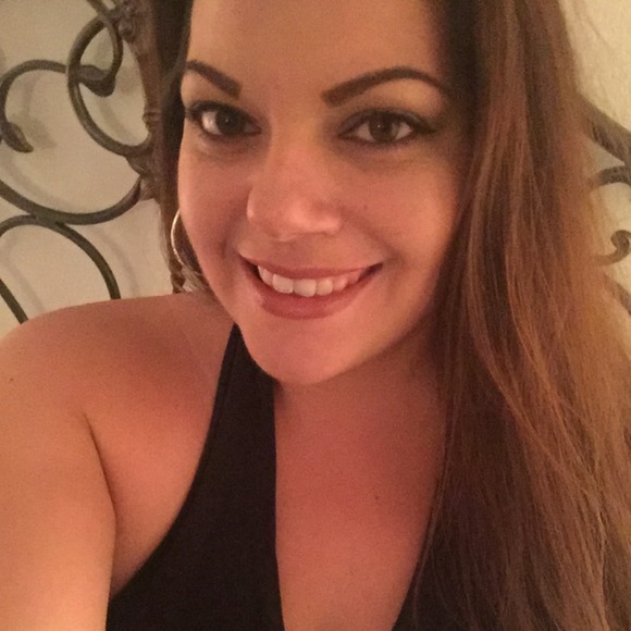 Profile Picture of Jessica Cotrell (@jesscotrell) on Poshmark