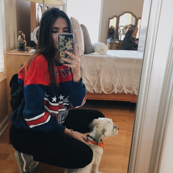 Profile Picture of Kerry Alvarez (@kerryalvarez) on Poshmark