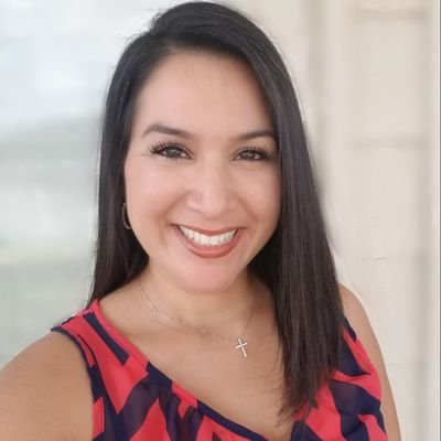 Profile Picture of Gina Ozuna-Martinez (@ginaozmtz) on Twitter