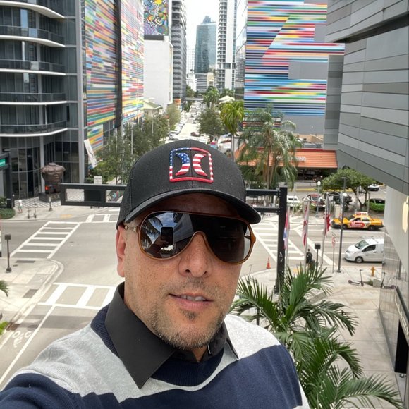Profile Picture of David Gimenez gimenez (@hdavidgimenez) on Poshmark