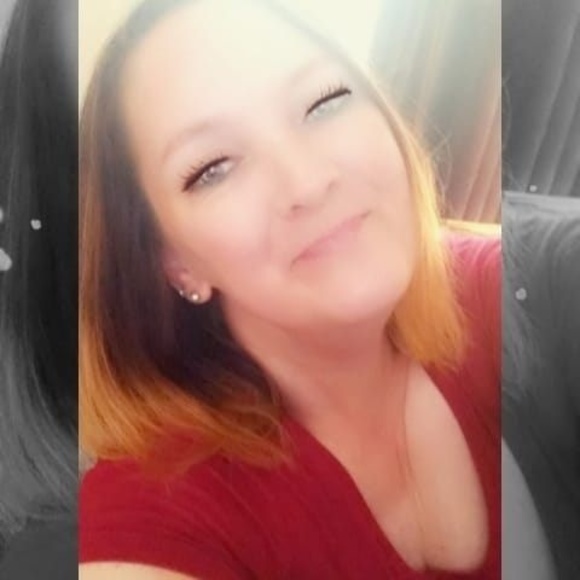 Profile Picture of Angela Lauver (@lauverangela8) on Poshmark