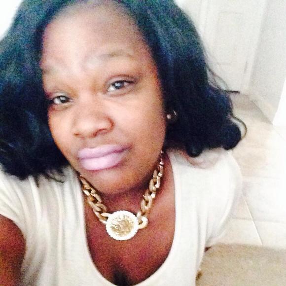 Profile Picture of Shauntelthat Sirmons (@major_threat) on Poshmark