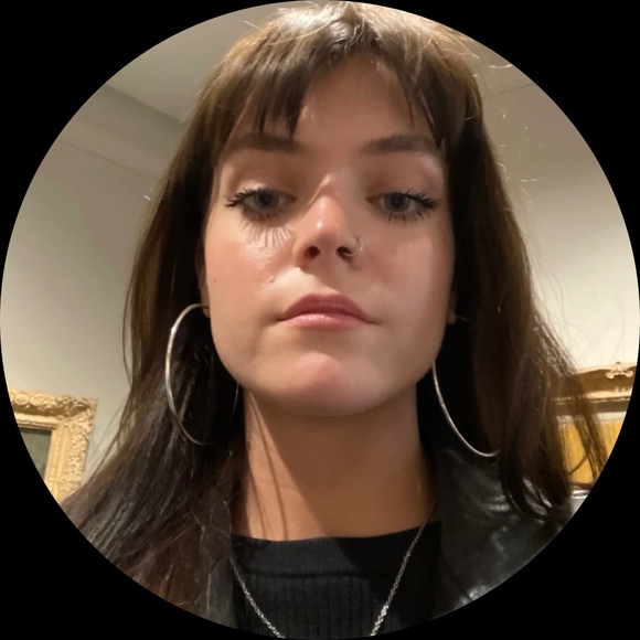 Profile Picture of Generic Popsong (@genericpopsongs) on Poshmark