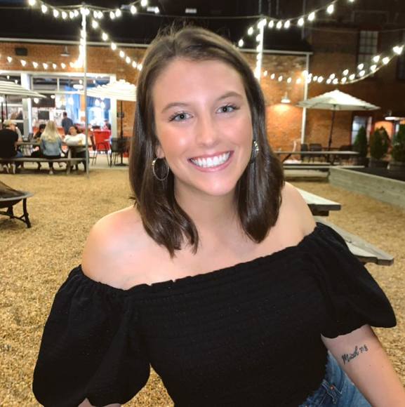 Sarah Michaelis - Poshmark Profile Picture of Sarah Michaelis (@michaelissarah) on Poshmark