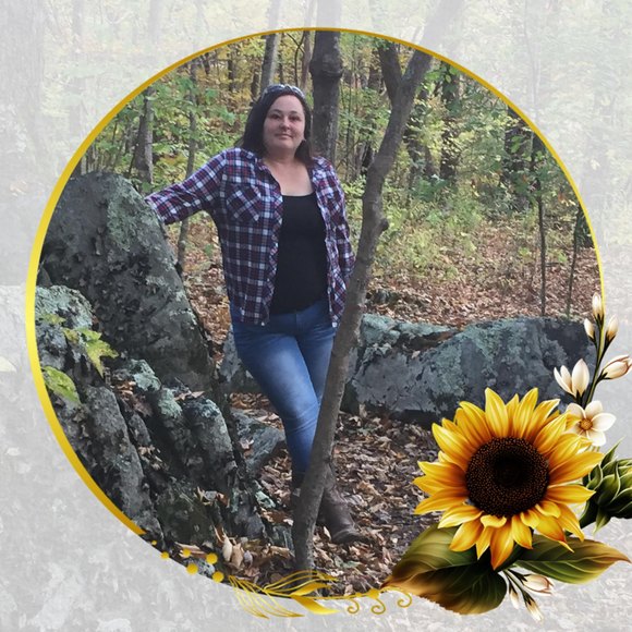 Profile Picture of April Hayes (@hayesapril1020) on Poshmark