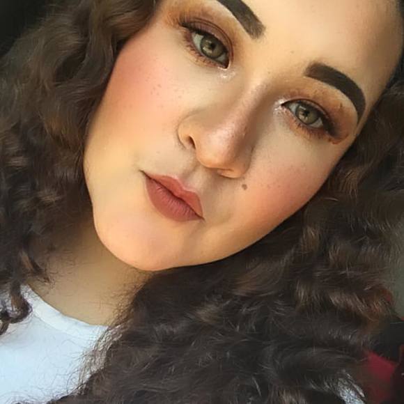 Profile Picture of Paula Zamora ibarra (@paulazamiba) on Poshmark