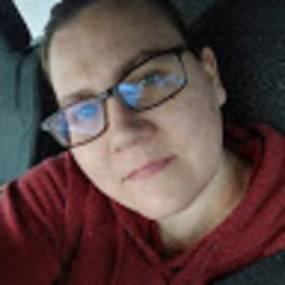 Profile Picture of Cora Howe (@cloa1978) on Poshmark
