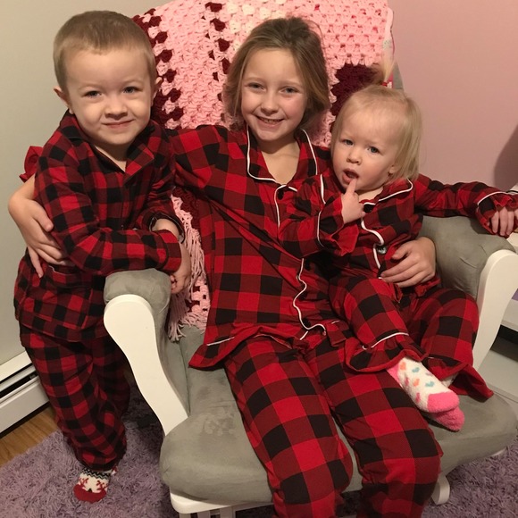 Profile Picture of Eileen Simpson (@eicsimpson11) on Poshmark