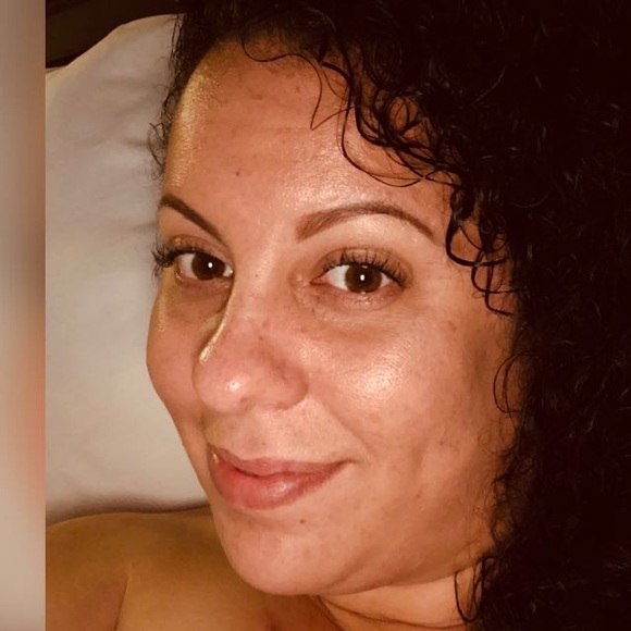 Profile Picture of Roseanne Frith (@rfrith81) on Poshmark