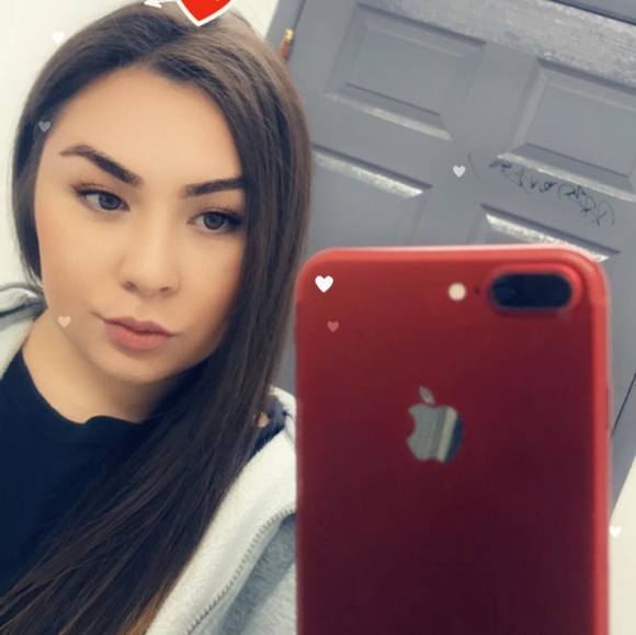 Profile Picture of Brittney Dobbs (@brittneyd17) on Poshmark