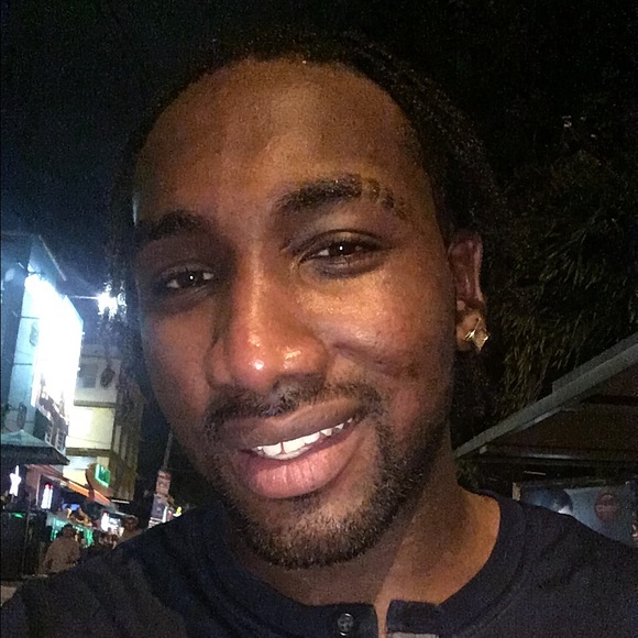 Profile Picture of Calvin Pettiway (@lakersnation716) on Poshmark