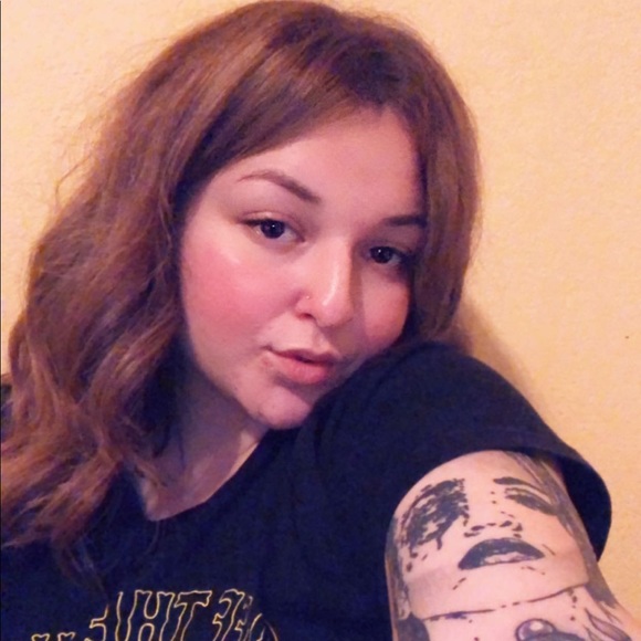 Profile Picture of Britney Danielle (@britneydanie304) on Poshmark