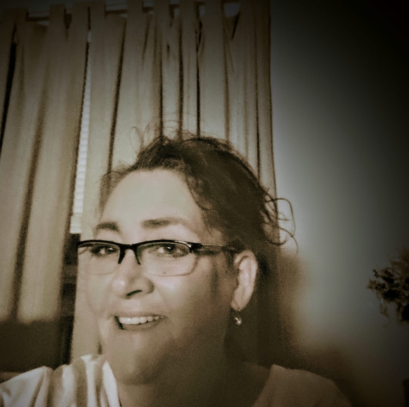 Profile Picture of Julee Pertler (@juleepertler) on Poshmark