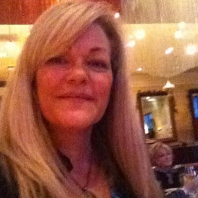 Profile Picture of Vicki Bricker (@pinkpiratewench) on Twitter
