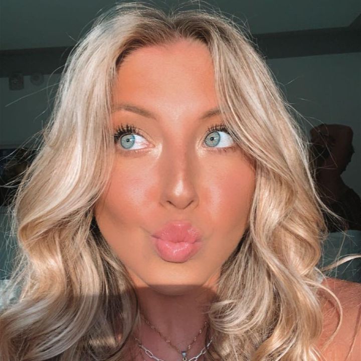 Profile Picture of annie moore (@@anniemooree) on Tiktok