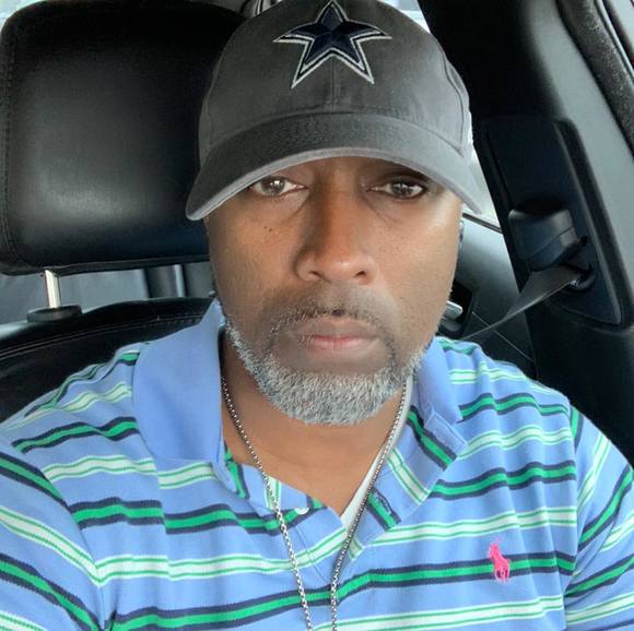 Profile Picture of David Cox (@dvd20052003) on Poshmark