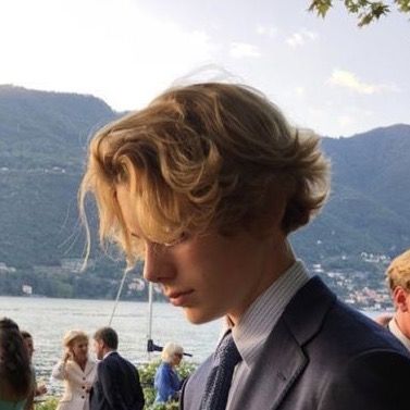 Profile Picture of chris_ (@chris.shrug) on Tiktok