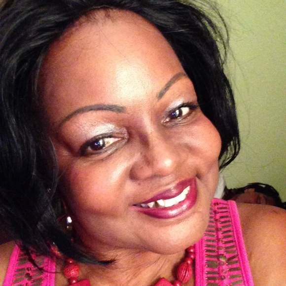 Profile Picture of Jackie Mclaughlin (@jackiemae52) on Poshmark