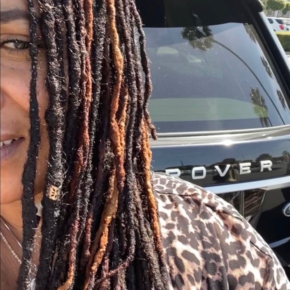 Robin Robinson - Poshmark Profile Picture of Robin Robinson (@omytruth) on Poshmark