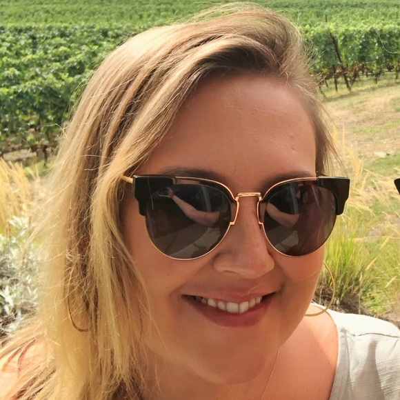 Profile Picture of Erin Bilyk (@erinbilyk) on Poshmark