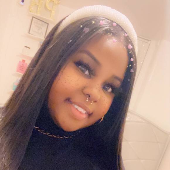 Profile Picture of Ayesha Richardson (@sexiibodii63) on Poshmark