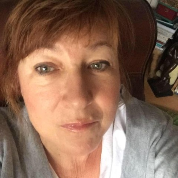 Profile Picture of Delea Hennenfent (@deleahennenfent) on Poshmark