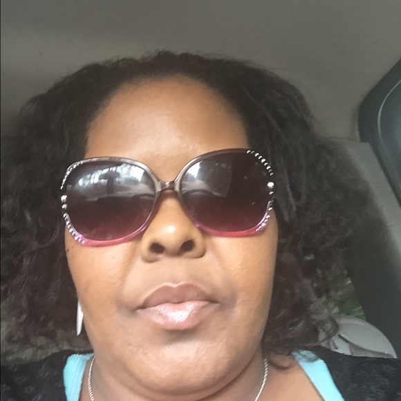 Profile Picture of Keisha Steadman (@ksteadman2177) on Poshmark