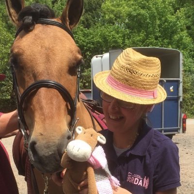 Profile Picture of Polly Read (@pippins26) on Twitter