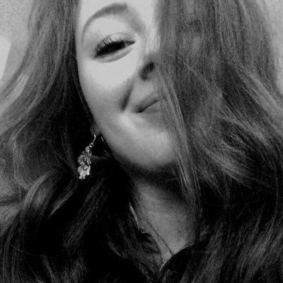 Profile Picture of Julia Boles (@juliakboles) on Twitter