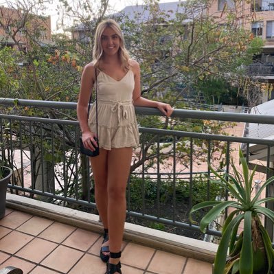 Profile Picture of Jess Bloomer (@jess_bloomer21) on Twitter