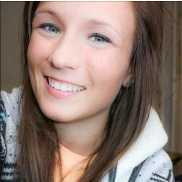 Simone Cravens - Poshmark Profile Picture of Simone Cravens (@scrave) on Poshmark