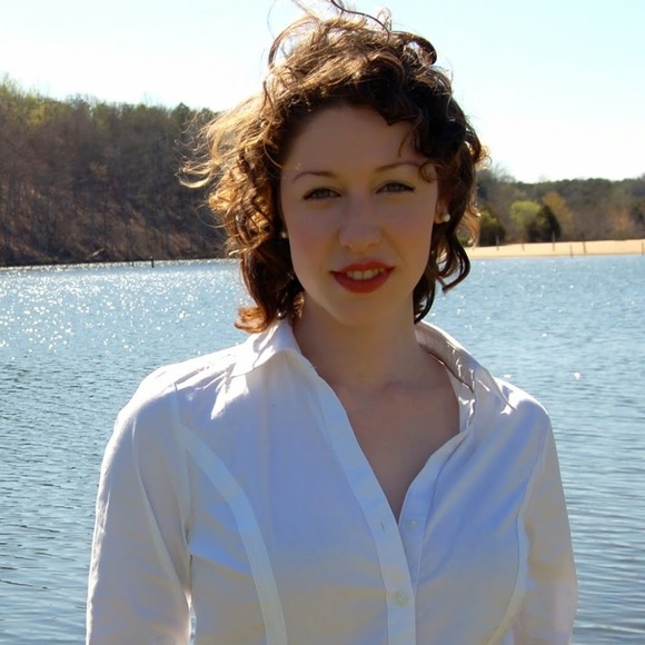 Profile Picture of Emily Sakowitz (@emsak) on Poshmark