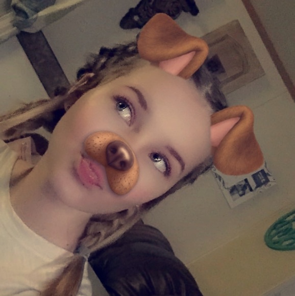 Profile Picture of Clarissa Ingram (@x_rissajade_x) on Poshmark