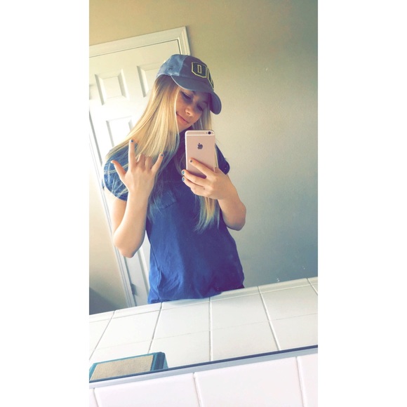 Profile Picture of Brielle Wolf (@brielle_wolf) on Poshmark