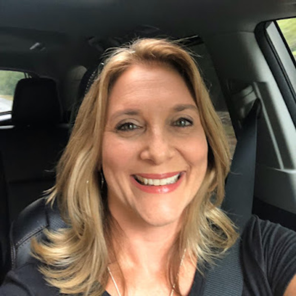 Profile Picture of Teresa Meyerhoeffer (@teresameyerhoef) on Poshmark