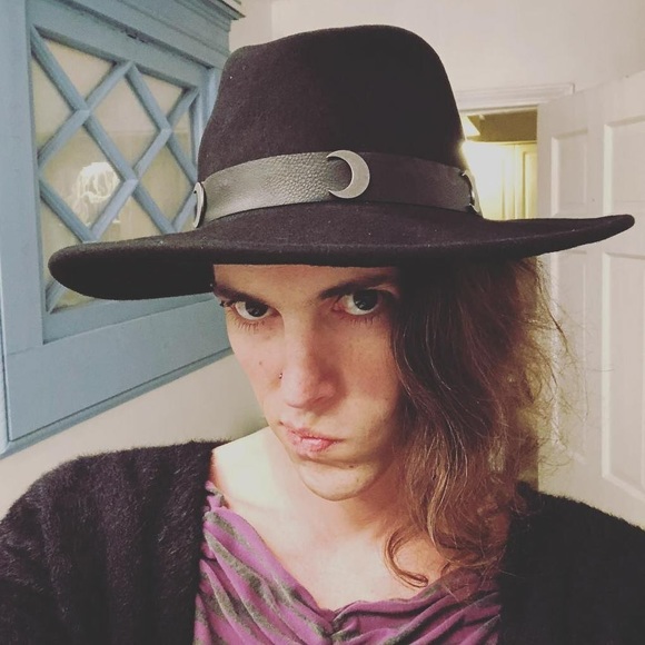 Justyne zella Rayne - Poshmark Profile Picture of Justyne zella Rayne (@rayne_witch) on Poshmark