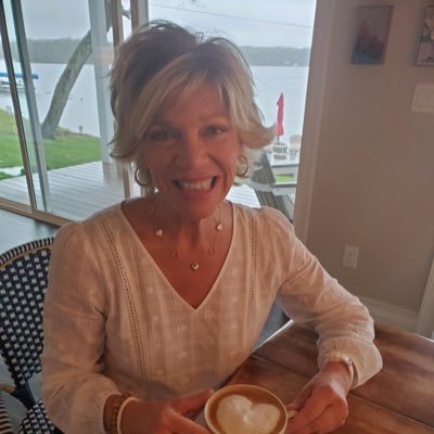 Profile Picture of Suzanne Erickson (@Suzanne23217507) on Twitter