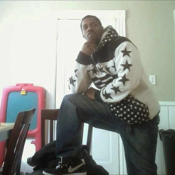 Profile Picture of Eugene Lee (@eugene_l) on Poshmark