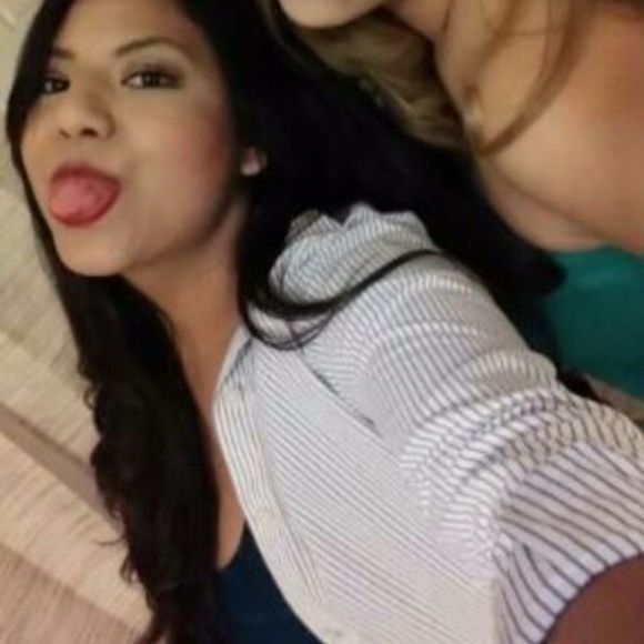 Profile Picture of Irania Martinez (@luvniia) on Poshmark