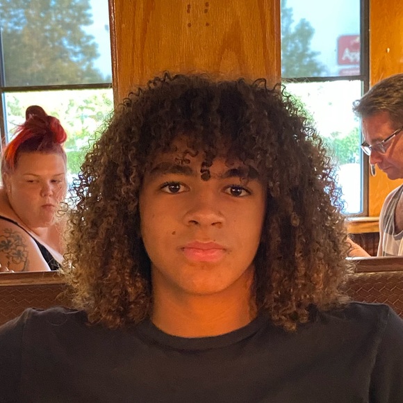 Profile Picture of Owen Sorber (@owensorber) on Poshmark