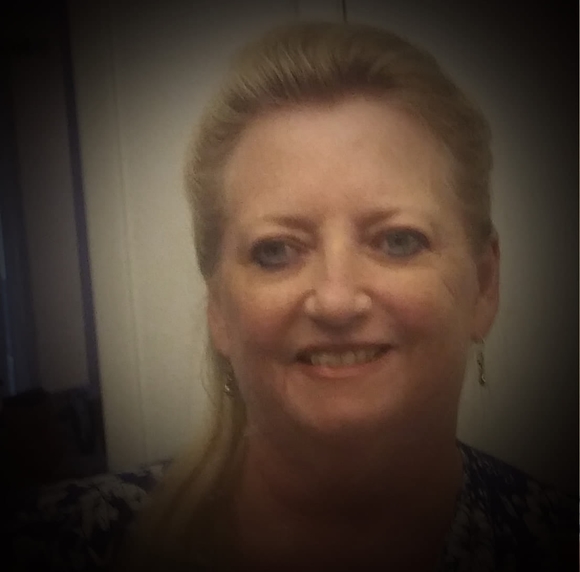 Profile Picture of Laurie Branstiter (@aktigger1) on Poshmark