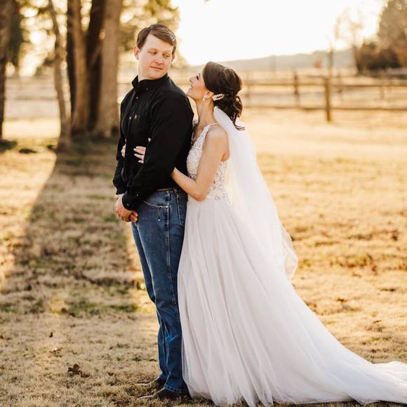 Profile Picture of Alyssa Carney (@acarney23) on Poshmark