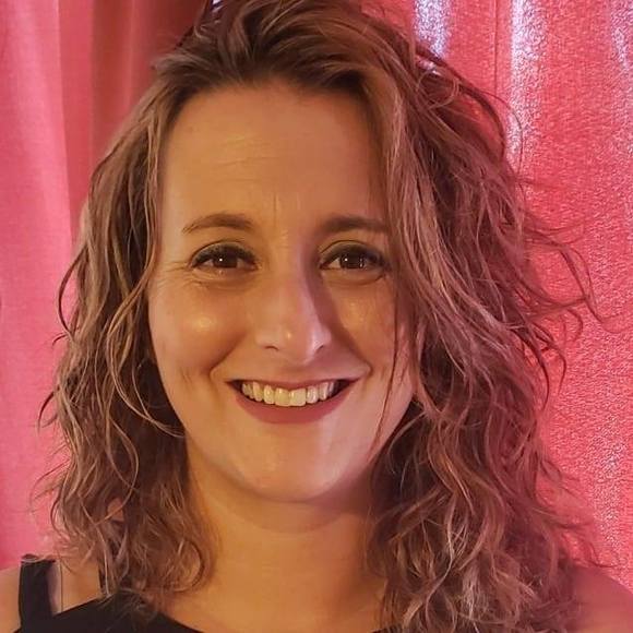 Profile Picture of Nicole Critchett (@cricketnatejojo) on Poshmark